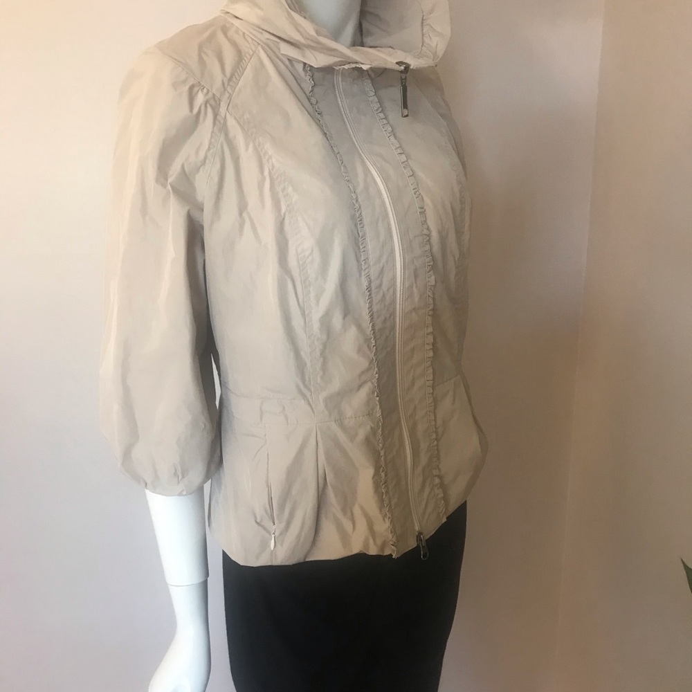 Lightweight jacket - Picture 6 of 8